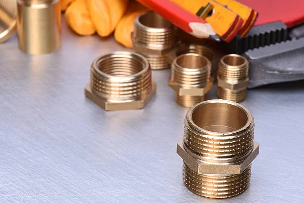 accesorios de latón en forma de codo
