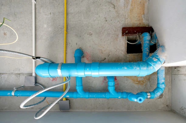 tuyau et raccord en PVC